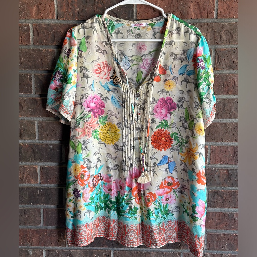Johnny Was silk short sleeved tunic with horses and flowers. Size Large